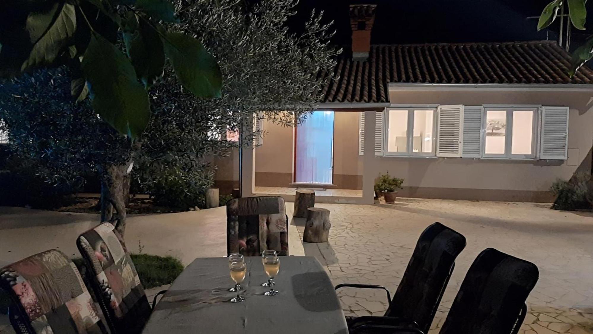 Ferienhaus Aqua Mit Pool Jadreski Ngoại thất bức ảnh